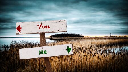 125323242-street-sign-the-direction-way-to-me-versus-you visieverschil-over-opvoeden-na scheiding-